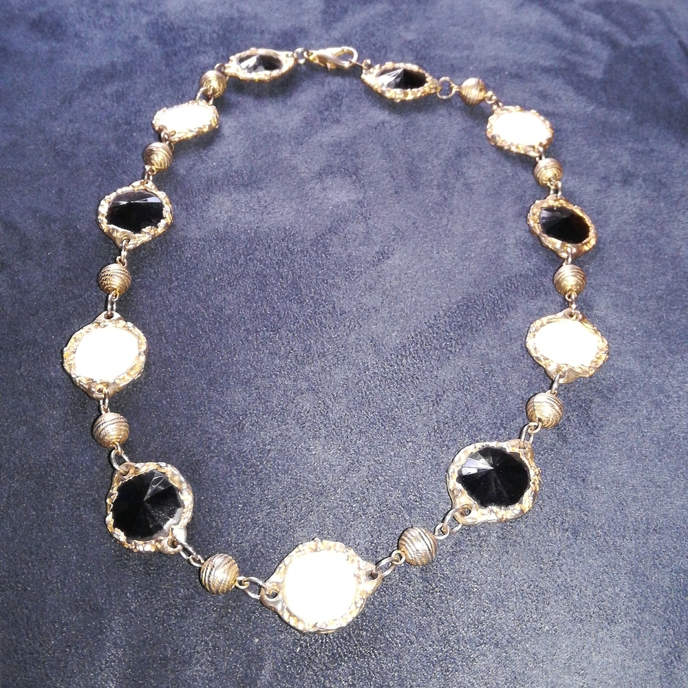 Necklace Black and White Choker